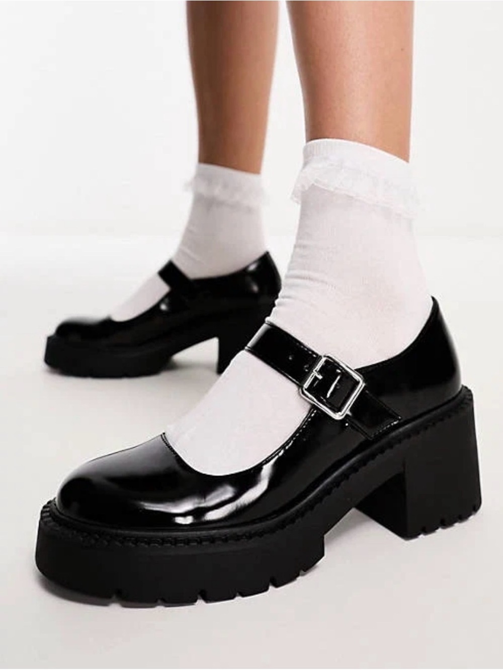 Steve Madden Classic Mary Jane Chunky Heel in Black size 9